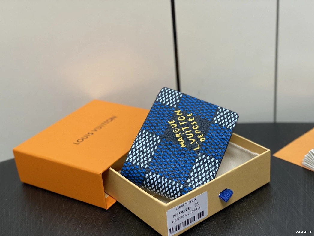 WIS MULTIPLE WALLET-11.5*9*1.5cm LOUIS VUITTON 1004